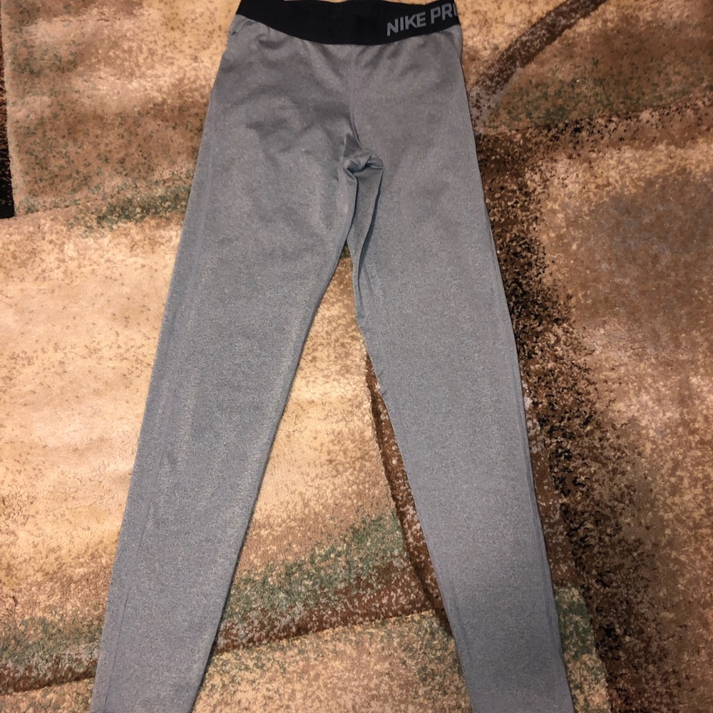 Nike Women’s Grey Size Small Leggings